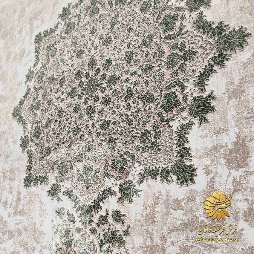فرش سبز کرم