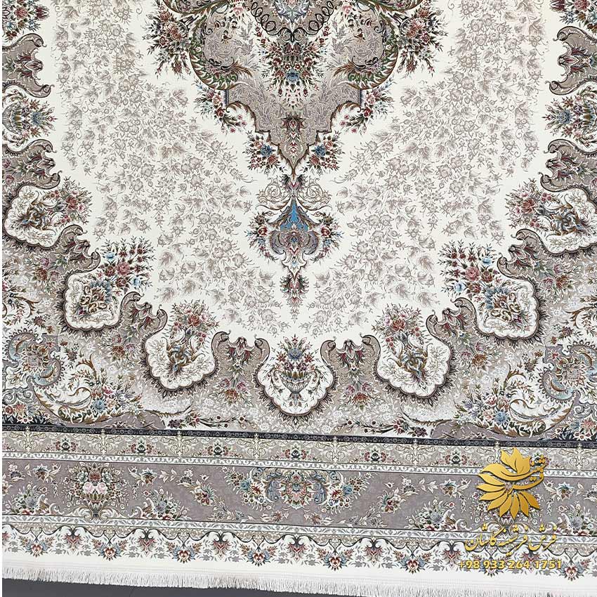 فرش شیک کرم