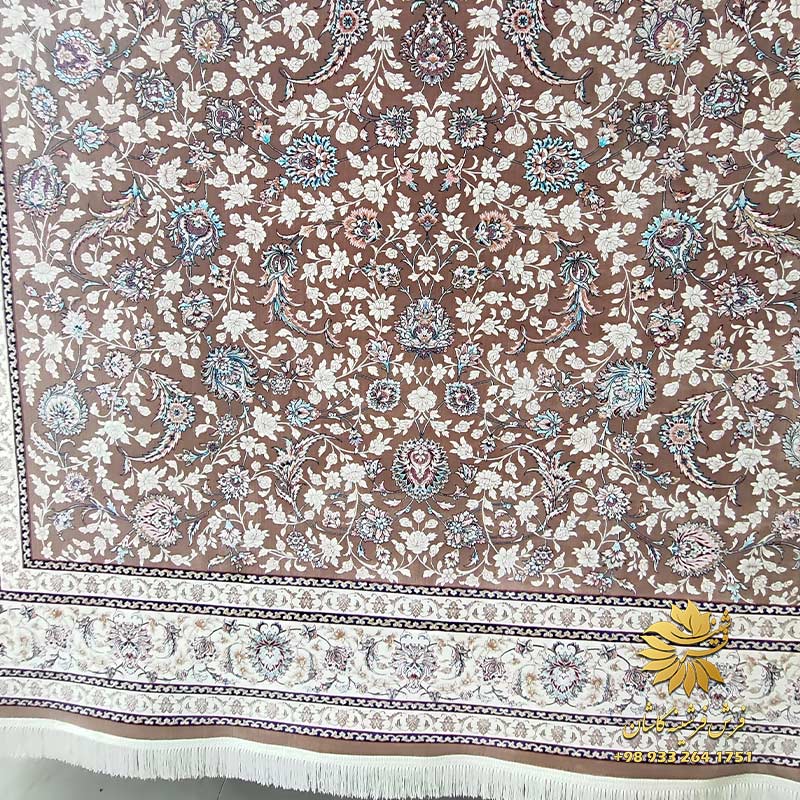 فرش قهوه ای