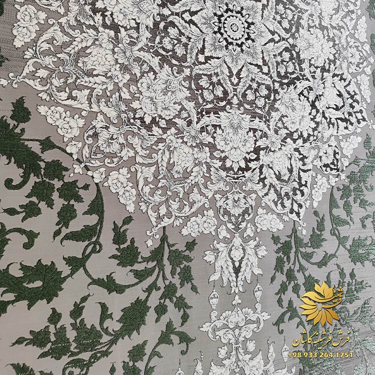 فرش دودی و سبز