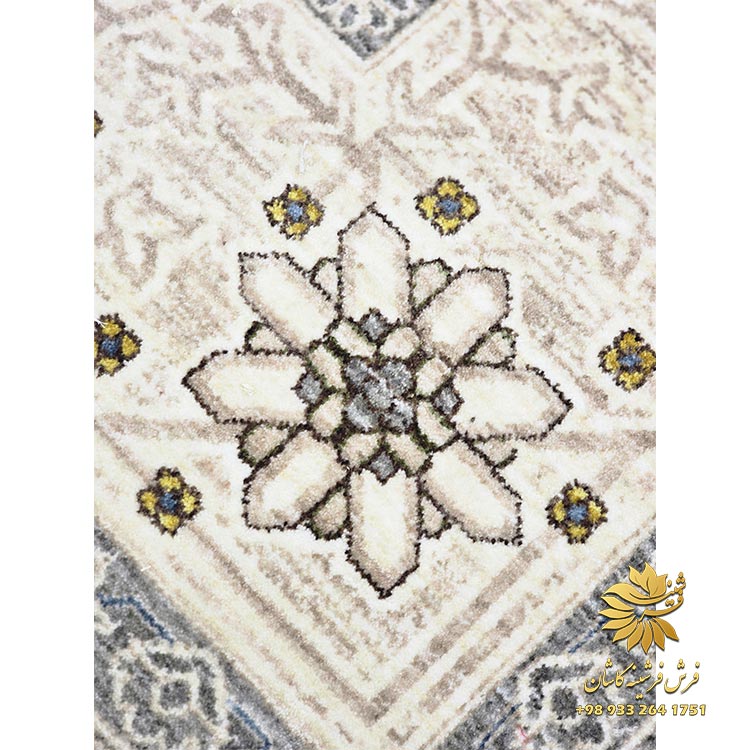 فرش کرم سنتی